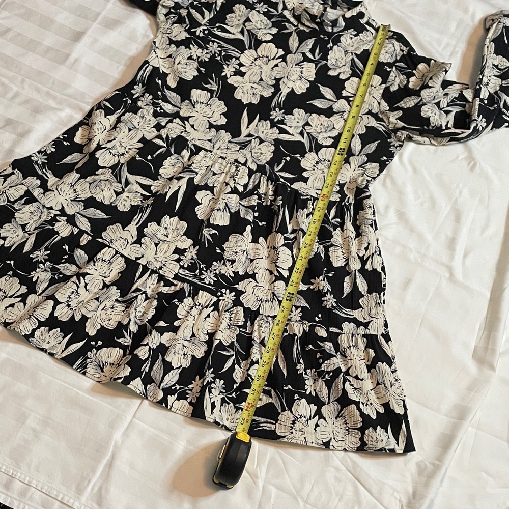 Zara Dress in Floral Pattern | size L | Short dress